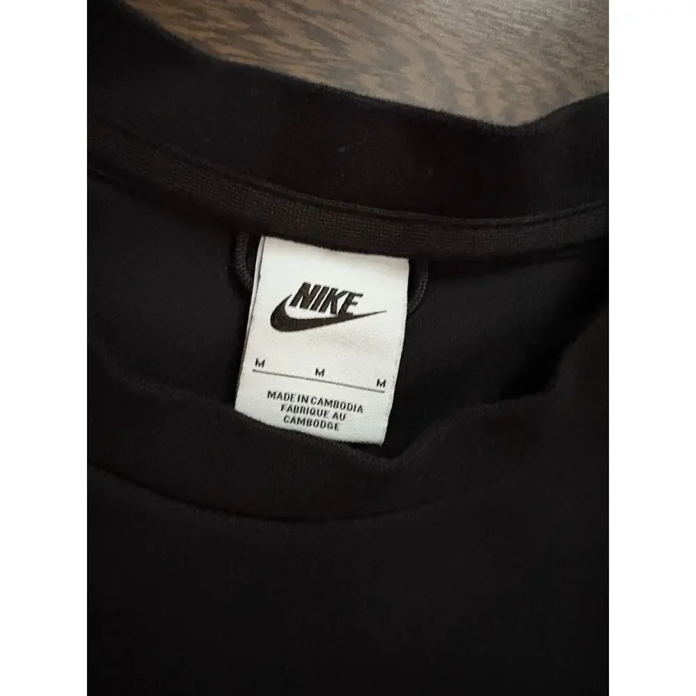 Nike sportswear tech